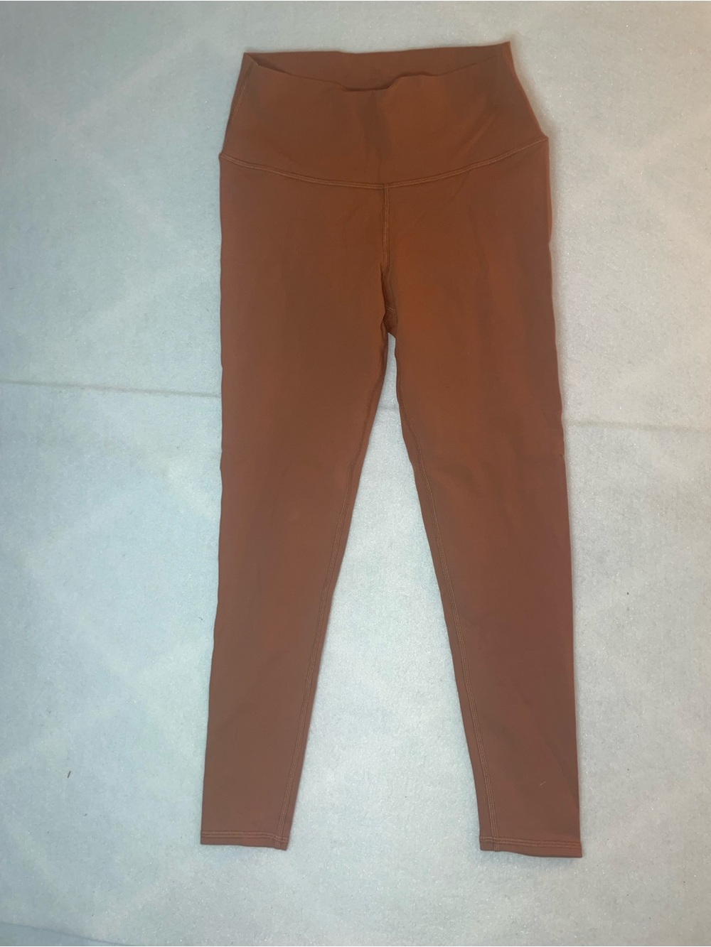 Alo Yoga rust size medium leggings